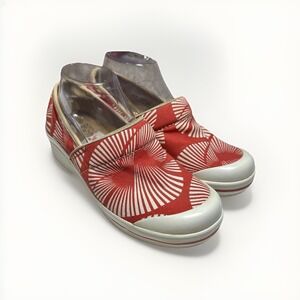 Dansko Volley Vegan Red Tropical Canvas Clogs  Euro Size 38 US 7 Slip Resistant